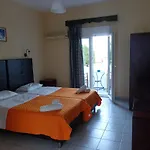 Nikis شقة فندقية 3*